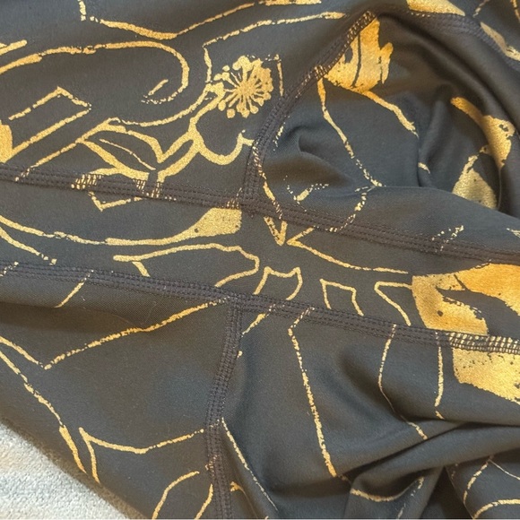 Nike Dri-Fit Leggings
#1027 - Picture 8 of 9